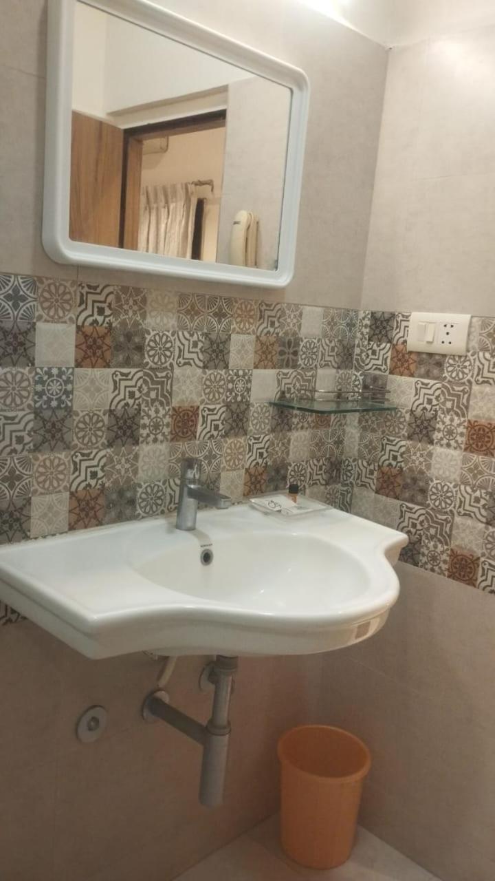 Secundurabad Hotel Annapoorna Residency מראה חיצוני תמונה