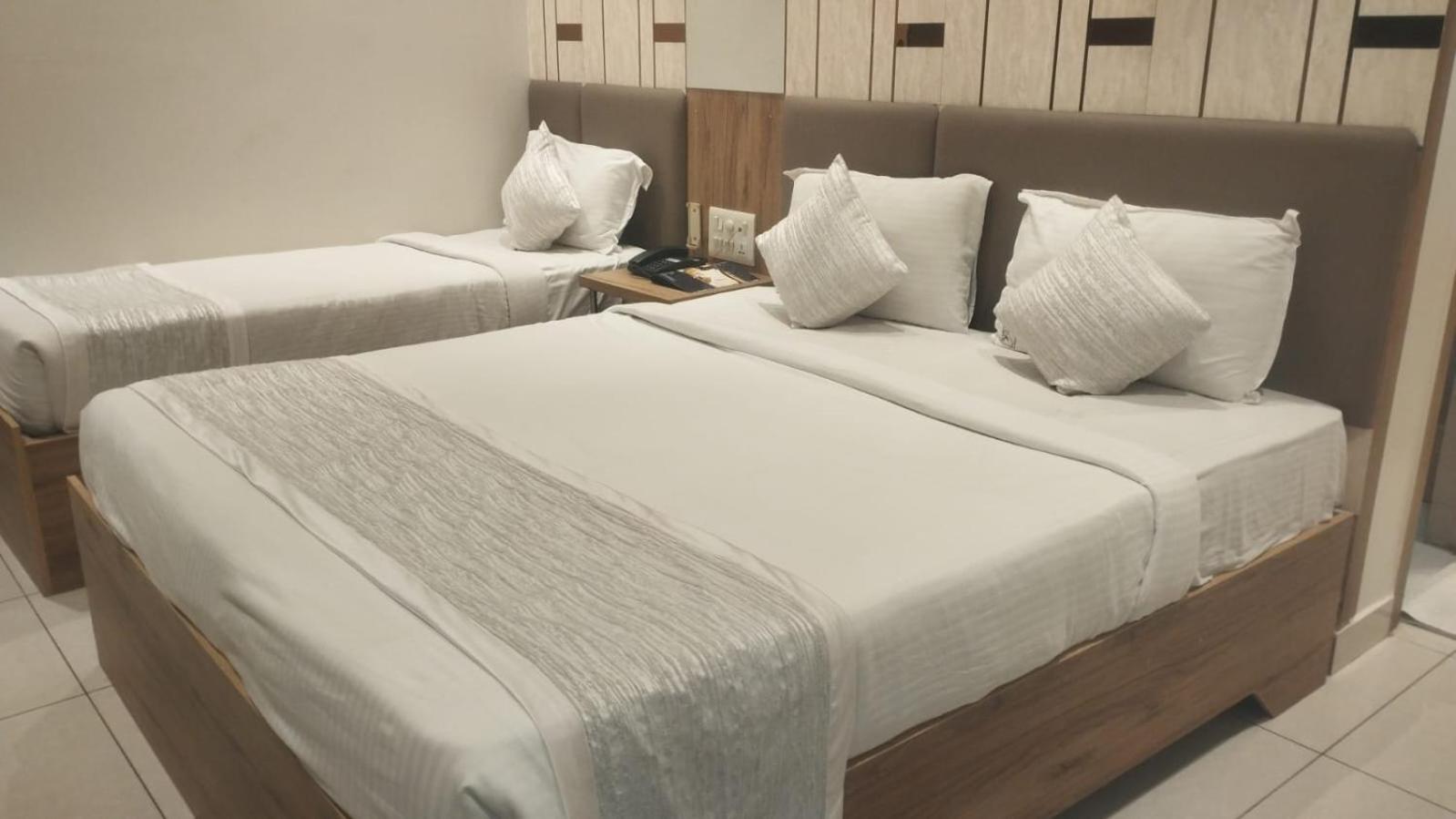 Secundurabad Hotel Annapoorna Residency מראה חיצוני תמונה