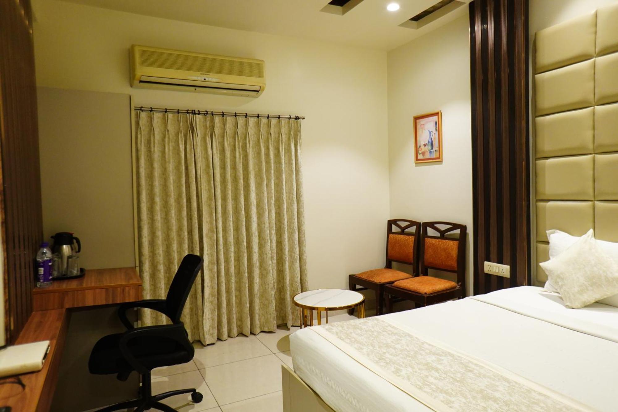 Secundurabad Hotel Annapoorna Residency מראה חיצוני תמונה