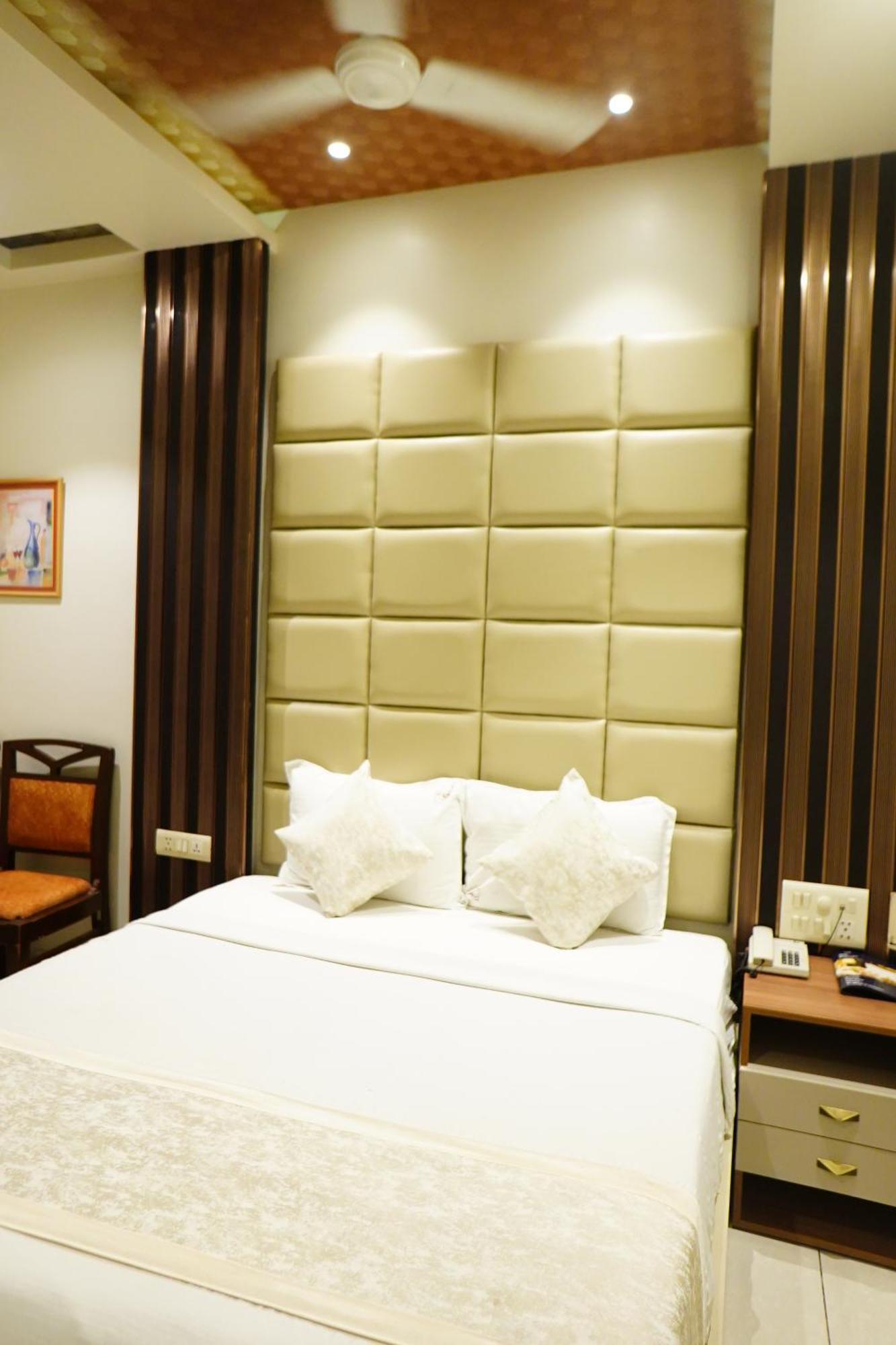 Secundurabad Hotel Annapoorna Residency מראה חיצוני תמונה